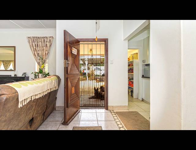 5 BEDROOM HOUSE FOR SALE IN GILLITTS